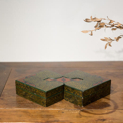 清乾隆 大漆描彩方胜盒 商品图1