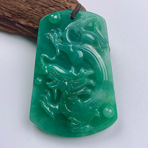 派瑞翡翠 翡翠挂件 糯种 绿色 商品图0