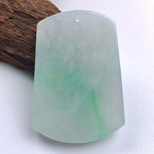 派瑞翡翠 翡翠挂件 糯种 淡绿色 商品图1