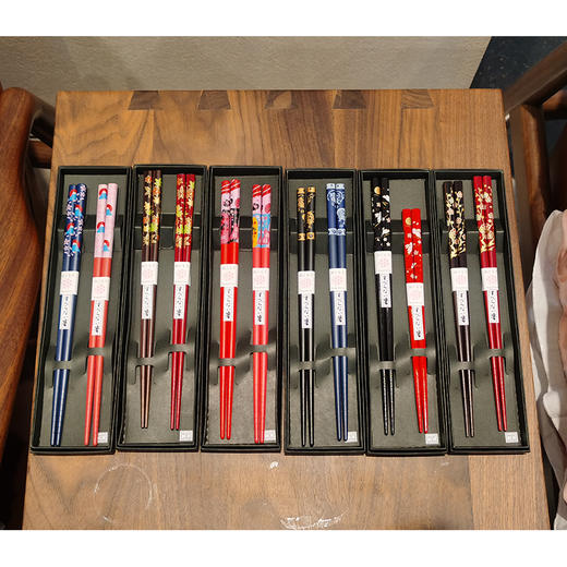 日本进口石田天然木日式情侣筷子尖头防滑个性创意家用防滑送礼 商品图0