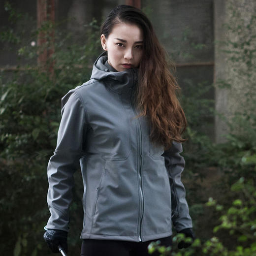 防卫者PLUS全新软壳-女款 商品图4