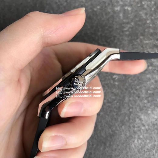 复刻新高度：恒宝经典融合系列，原版1:1开模，耗时13个月，技术突破三大亮点：1⃣：表壳采用同正品一致的钛金属打造而成，此款乃抛光拉丝面 商品图7