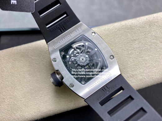 理查德米勒 Richard Mille RM010全新工艺时尚更前卫镂空设计最新特别款 矿物质防刮镜面玻璃 配置316L精钢表壳 耐磨天然进口橡胶表带 全自动进口机械机芯 商品图14