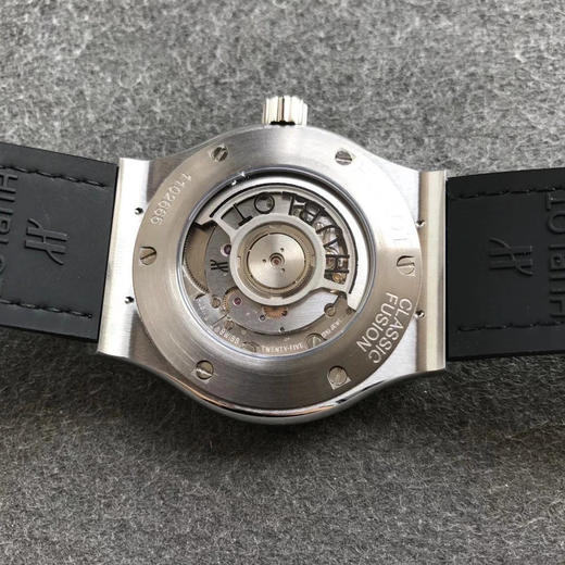 复刻新高度：恒宝经典融合系列，原版1:1开模，耗时13个月，技术突破三大亮点：1⃣：表壳采用同正品一致的钛金属打造而成，此款乃抛光拉丝面 商品图10