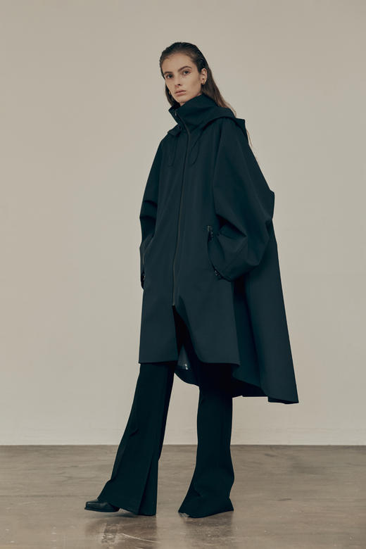 Low Classic 卡其色/黑色OVERSIZED连帽风衣 商品图4