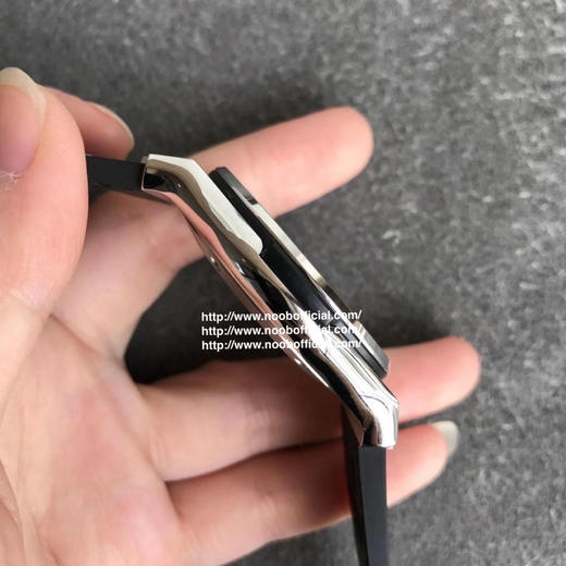 复刻新高度：恒宝经典融合系列，原版1:1开模，耗时13个月，技术突破三大亮点：1⃣：表壳采用同正品一致的钛金属打造而成，此款乃抛光拉丝面 商品图1