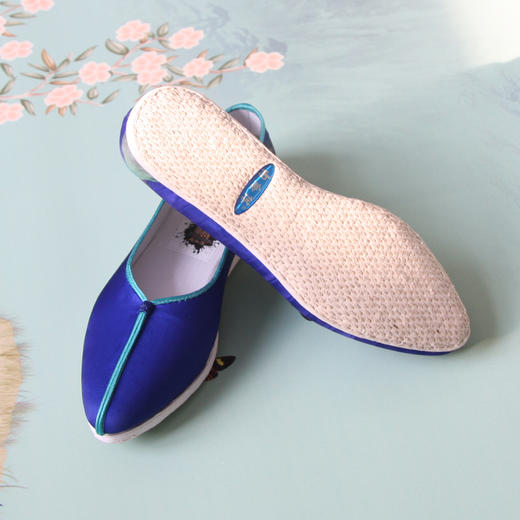 内联升女鞋手工单鞋千层底【国家宝藏】系列千里江山图真丝淑女鞋GB8293 商品图3