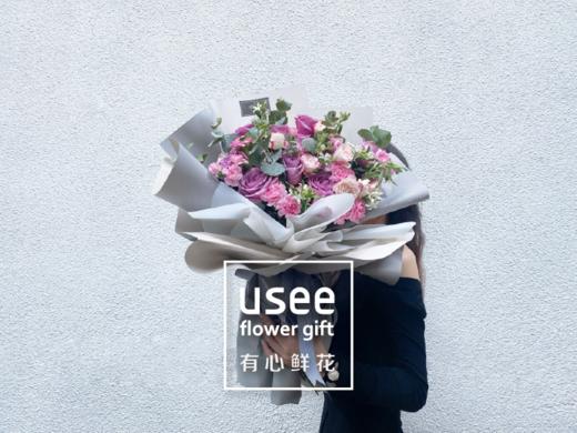 紫霞女神c款 紫玫瑰折射蓝星花混搭韩式花束 大束 Usee有心鲜花商城