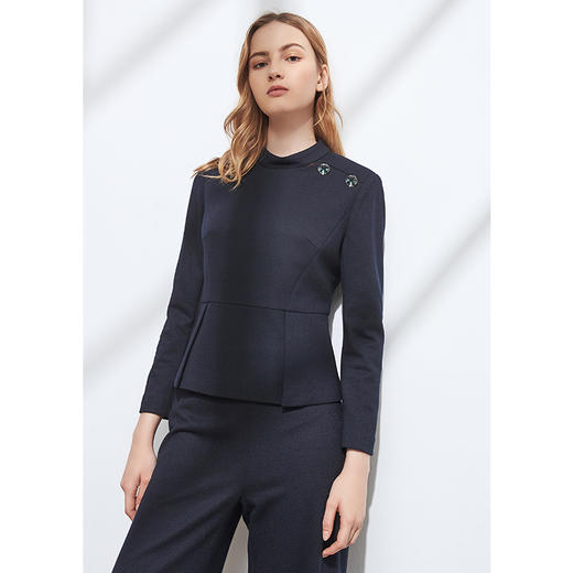 EITIE爱特爱女装冬款气质圆领经典收腰长袖显瘦羊毛呢短上衣女6013721 商品图4