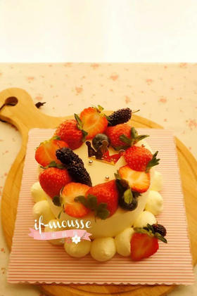 「经典」4寸基础款奶油蛋糕