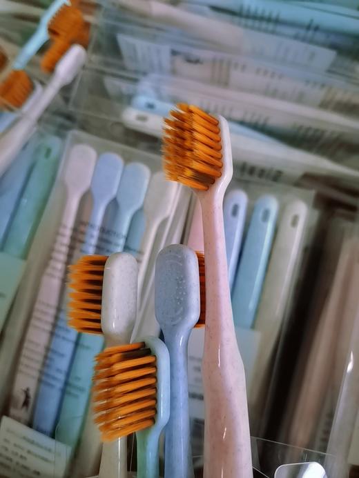 软毛牙刷 10元每盒/4支 商品图1