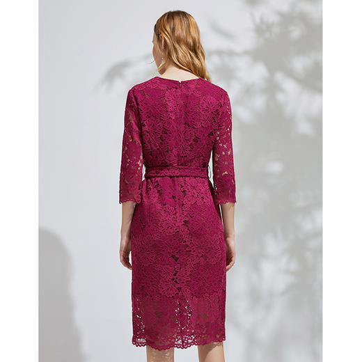 EITIE爱特爱春季新款洋气镂空蕾丝显瘦V领收腰性感连衣裙女裙6107817 商品图11