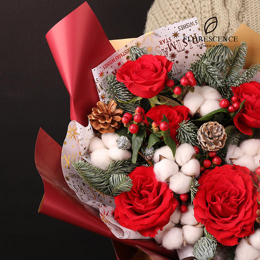 【花柒】圣诞主题进口诺贝松玫瑰混搭花束 商品图2