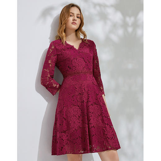 EITIE爱特爱春季新款洋气V领收腰显瘦A摆七分袖蕾丝连衣裙女6107818 商品图9