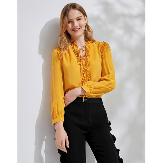 EITIE爱特爱春季新款洋气复古木耳边V领系带显瘦长袖女上衣6313009 商品图3