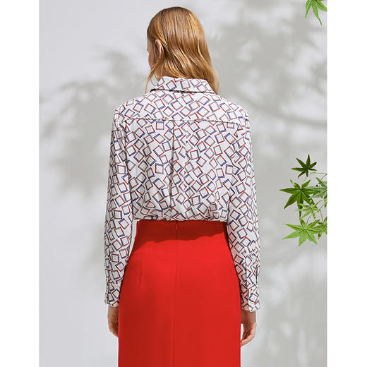 EITIE爱特爱春季新款洋气职业干练显瘦系带几何印花衬衫上衣6109802 商品图4