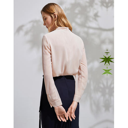 EITIE爱特爱春季新款洋气通勤气质半高领飘带上衣女长袖6313005 商品图4