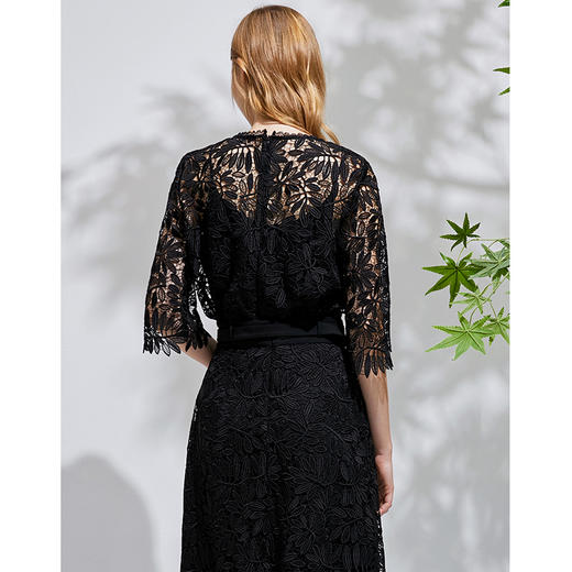 EITIE爱特爱春季新款优雅气质钩花蕾丝镂空显瘦两件套女上衣6113840 商品图4