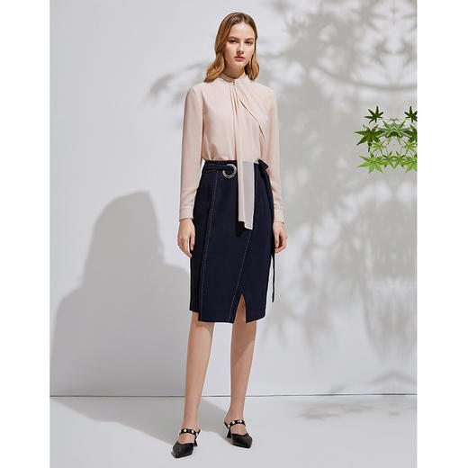 EITIE爱特爱春季新款洋气通勤气质半高领飘带上衣女长袖6313005 商品图2