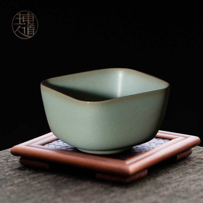 东道主人｜方融杯（汝官窑）