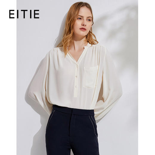 EITIE爱特爱春夏季气质V领纯色长袖衬衫女打底百搭6109804 商品图0