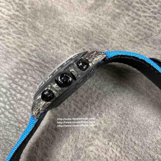 WWF新品发布：碳纤维迪通拿
与原装同重量，同材质，同尺寸复刻原版，碳壳碳后盖碳扣子，双生耳，市场对版，超多配色满足你各种需求 商品图6