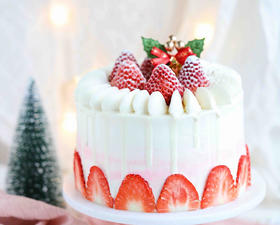 【圣诞节】圣诞草莓小雪山蛋糕