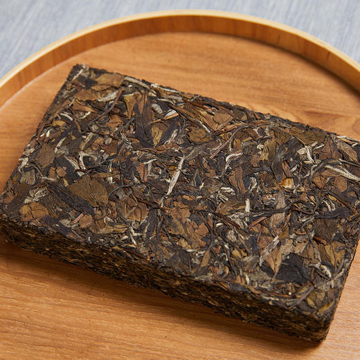 自家系列丨2017年 务本 白牡丹 650g砖 商品图3