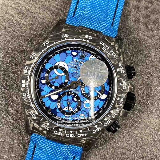 WWF新品发布：碳纤维迪通拿
与原装同重量，同材质，同尺寸复刻原版，碳壳碳后盖碳扣子，双生耳，市场对版，超多配色满足你各种需求 商品图4