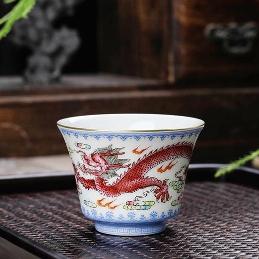 蓝边珐琅彩云龙纹马蹄杯 商品图1