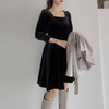 短款气质收腰黑色方领丝绒连衣裙 商品缩略图0