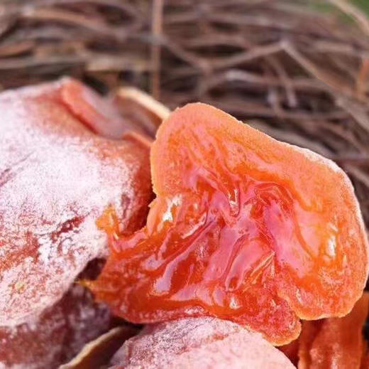 🏮 乐柿*柿饼，带你解锁柿饼世界，吃货一秒就沦陷[色][色]，咬一口，外皮带着嚼劲，裹着一层甜甜的柿霜，内里是入口即化的流心。入口甜蜜溏心裹满整个口腔，果肉香糯Q弹！ 商品图5