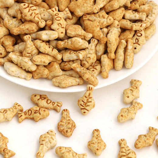 宠物零食路斯饼干80g 去毛球猫薄荷小鱼干 猫咪零食猫罐头 商品图1