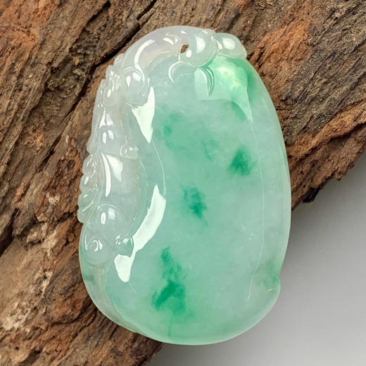 派瑞翡翠 翡翠挂件 糯种 飘绿花 商品图0