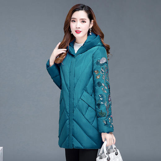 YWE  11413时尚绣花气质羽绒棉加厚保暖棉服 商品图1