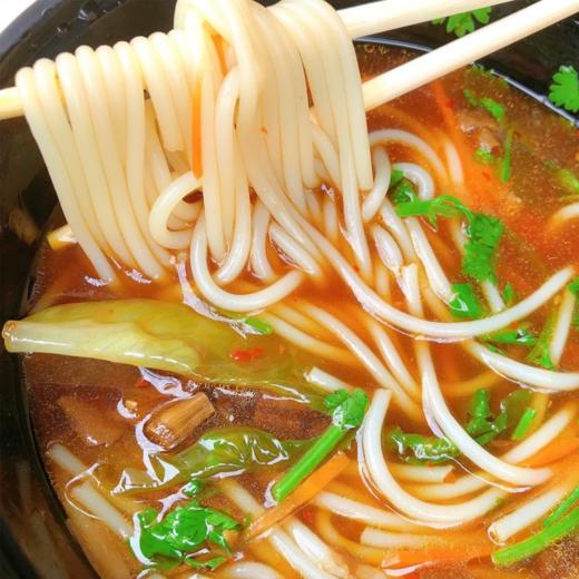 【农家粉干】大米现做，自然晾晒，对我来说，真的是从小吃到大  我自己家里也是常年在吃，所以品质可以放心，选的是农家大米（籼米）做的。 商品图0