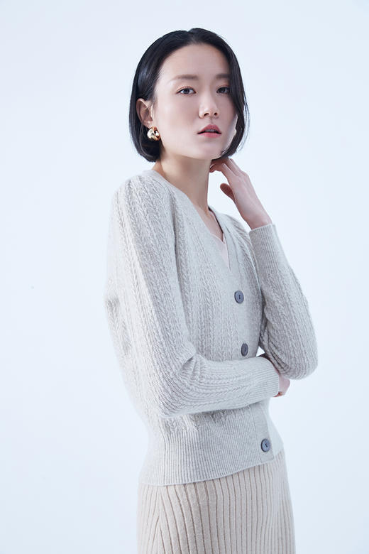 圣弗尔瑞 V领绞花女开衫 鄂尔多斯特色羊绒衫  100%羊绒 商品图7