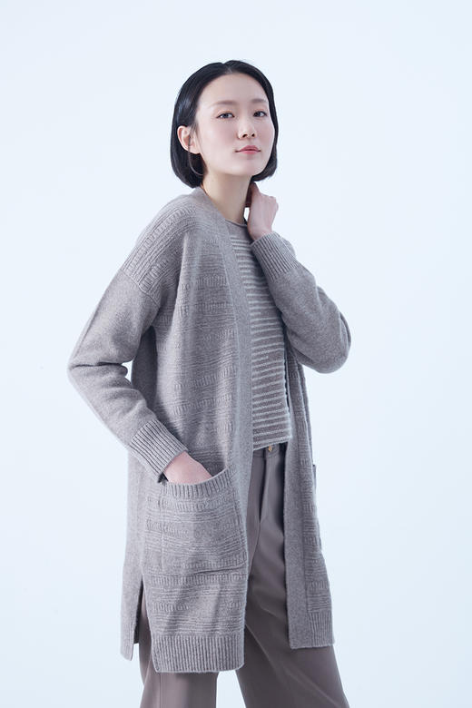 圣弗尔瑞  V领翻花女开衫 鄂尔多斯特色羊绒衫  100%羊绒 商品图5