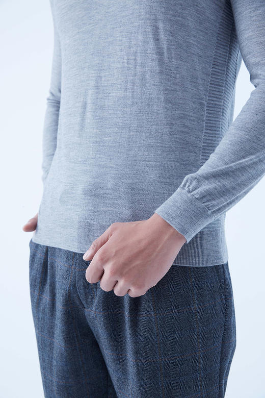 圣弗尔瑞鄂尔多斯特色精纺V领男套衫  30%羊绒55%防缩毛15%丝光毛 商品图4