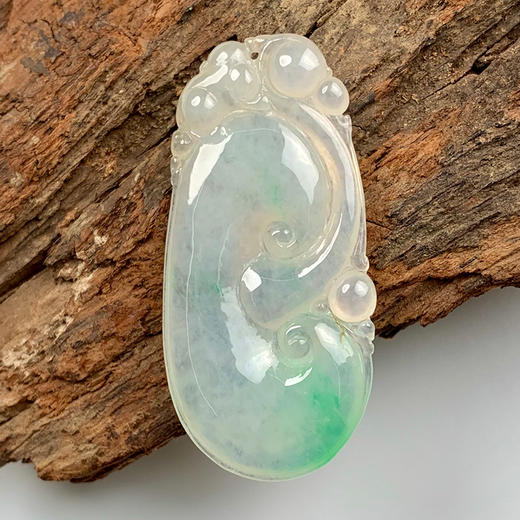 派瑞翡翠 翡翠挂件 冰糯种 飘绿花 商品图0