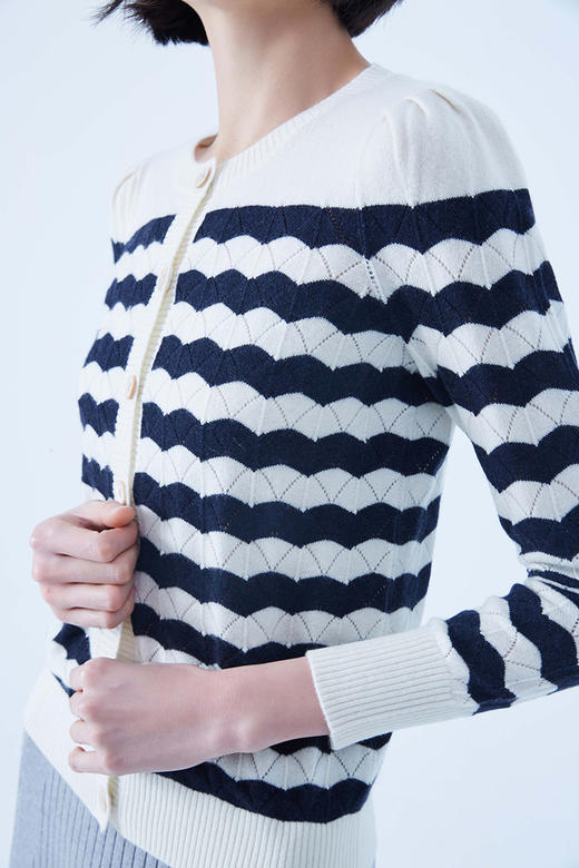 圣弗尔瑞 圆领翻花女开衫  鄂尔多斯特色羊绒衫 100%羊绒 商品图2