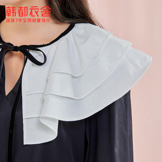 韩都衣舍冬季新款小黑裙荷叶领高腰宽松连衣裙女OM83049 商品图3