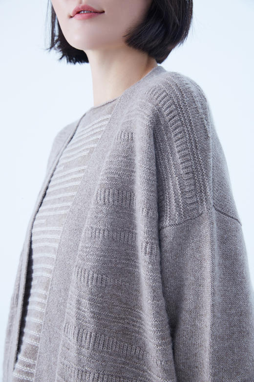 圣弗尔瑞  V领翻花女开衫 鄂尔多斯特色羊绒衫  100%羊绒 商品图13