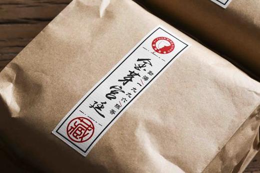 品质熟茶推荐：1996年勐海普洱金针（宫廷）。此茶的选料精细，多为芽头，经过多年的转化，茶叶表面呈金黄色金芽显露，纯干仓放下来的陈香浓郁，滋味浓醇，条索形美，汤色红浓明亮，内涵丰富，香高味浓，生津回甘 商品图5