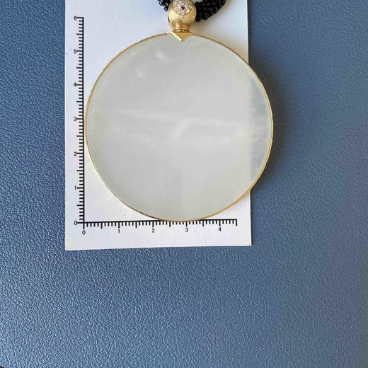 手镯心做的,特别有意境,唯美大气,又厚又完美,无可挑剔,镶嵌18k黄金