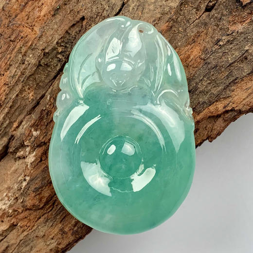 派瑞翡翠 翡翠挂件 糯种 飘翠 商品图0