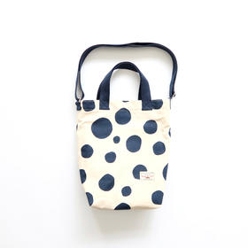 HUGOJIRO竖版手提斜挎包插画圆点