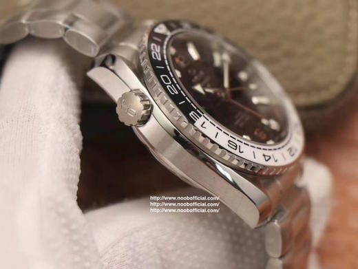 VS新品发售：海马600GMT太极圈43.5mm 一体的黑白陶瓷圈，耗时八个月尝试五种不同思路做出正品质感，代表白天黑夜，和GMT针相互辉映。颜值上比肩水鬼 商品图8