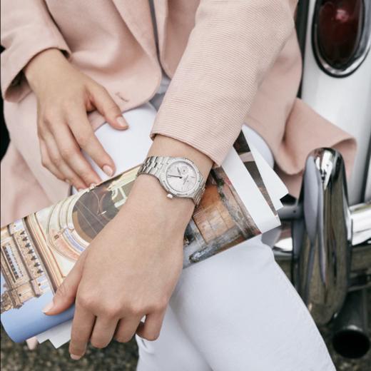 江诗丹顿 Vacheron Constantin 纵横四海系列石英腕表 1205V/000R-B592 商品图5