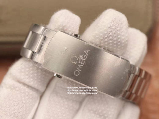 VS新品发售：海马600GMT太极圈43.5mm 一体的黑白陶瓷圈，耗时八个月尝试五种不同思路做出正品质感，代表白天黑夜，和GMT针相互辉映。颜值上比肩水鬼 商品图3